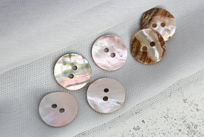 (п380140) World of buttons, Пуговицы из ракушки, 18мм, перламутровый